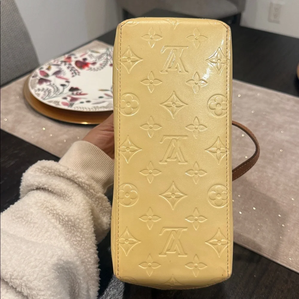 Louis Vuitton Monogram Vernis Reade PM - Picture 12 of 16